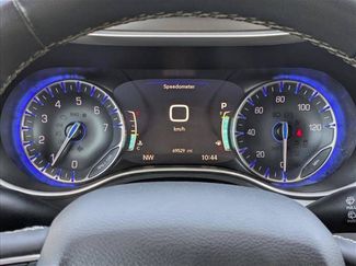 Used 2023 Chrysler Pacifica Touring-L FWD video 3