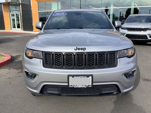 Used 2018 Jeep Grand Cherokee Altitude image 4