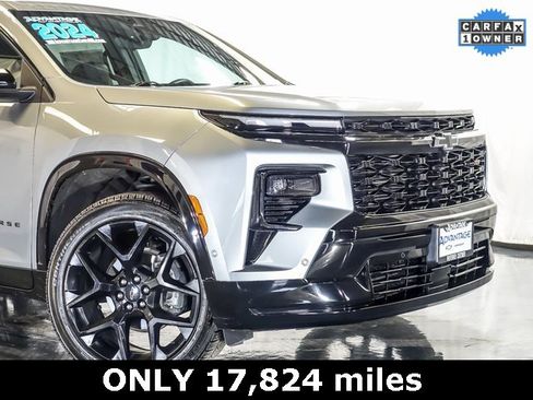 Certified 2024 Chevrolet Traverse RS image 3