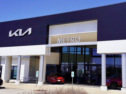 Used 2024 Kia Seltos X-Line image 2