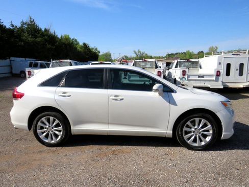 Used 2013 Toyota Venza LE image 4