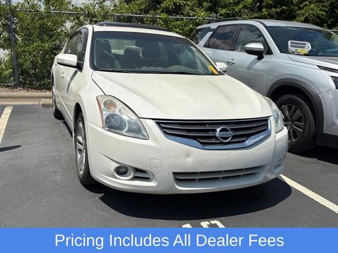 Used 2012 Nissan Altima 3.5 SR w/ Sport Pkg FWD image 3