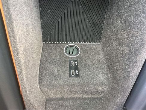 Used 2024 BMW 740i w/ Premium Package 2 RWD image 36