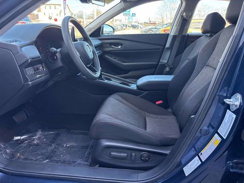 Used 2023 Honda Accord EX image 9