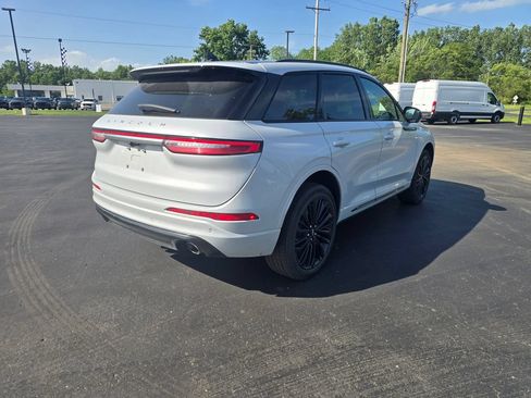 Used 2025 Lincoln Corsair AWD w/ Equipment Group 101A image 5