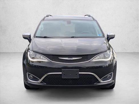 Used 2020 Chrysler Pacifica Limited FWD image 2