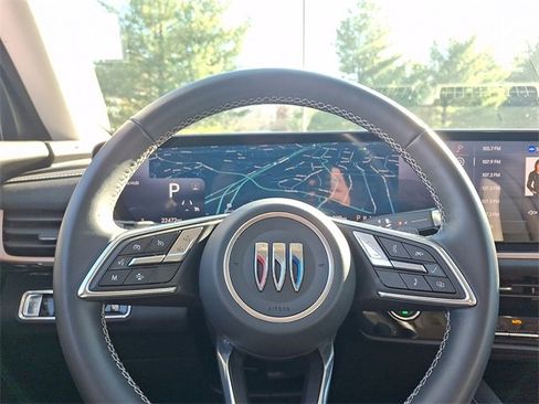 Certified 2025 Buick Envision Sport Touring image 18