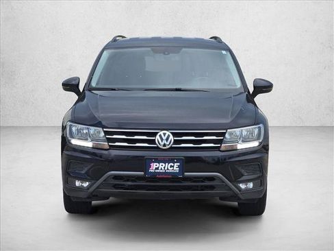 Used 2018 Volkswagen Tiguan SEL AWD/4WD image 2