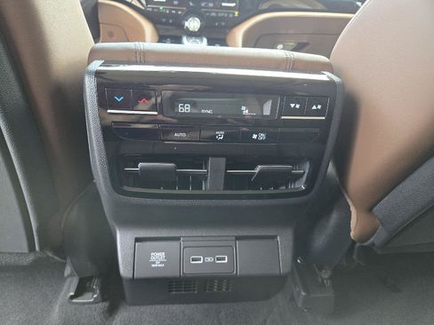 Used 2024 Acura MDX FWD w/ Technology Package image 13