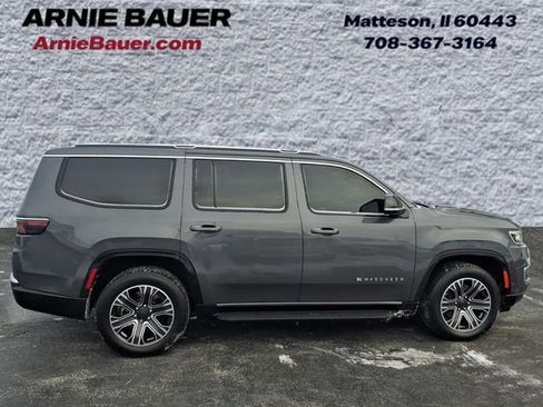 Used 2024 Jeep Wagoneer Series II w/ Flexible Seating Group image 5