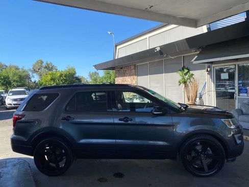 Used 2017 Ford Explorer Sport w/ Equipment Group 401A AWD/4WD image 28