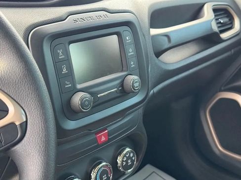Used 2016 Jeep Renegade Sport w/ Power & Air Group FWD image 10