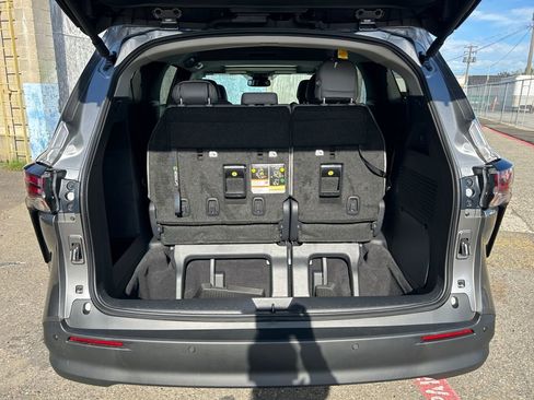 Used 2026 Toyota Sienna XLE AWD/4WD image 22