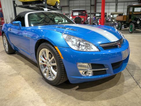 Used 2009 Saturn Sky Hydro Blue RWD image 23