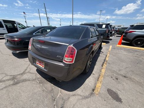 Used 2013 Chrysler 300 S RWD image 4
