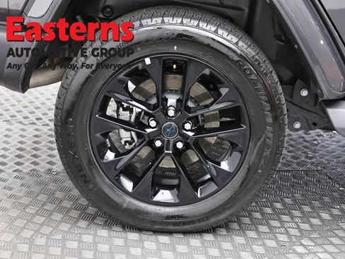 Used 2025 Jeep Wrangler Unlimited Sahara AWD/4WD image 30