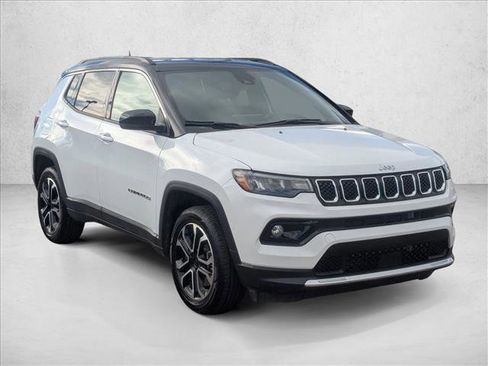 Used 2024 Jeep Compass Limited image 3
