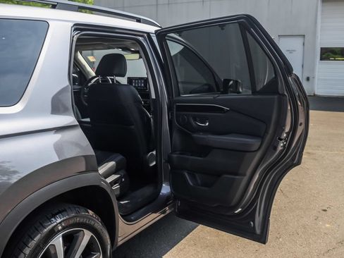 Used 2023 Honda Pilot Touring image 19