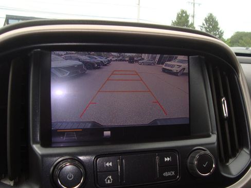 Certified 2022 GMC Canyon Denali image 16