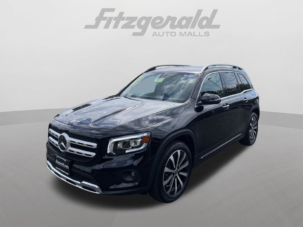 Used 2023 Mercedes-Benz GLB 250 4MATIC image 2