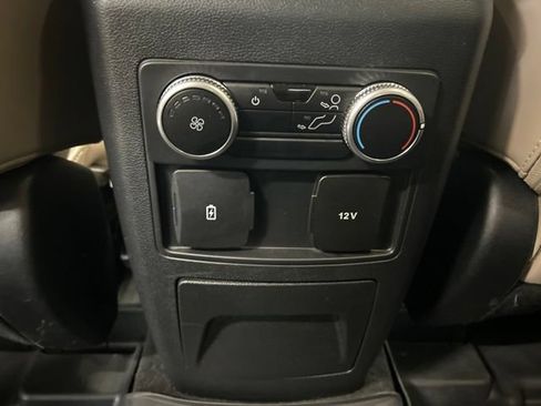 Used 2022 Ford Explorer XLT w/ Equipment Group 202A AWD/4WD image 12