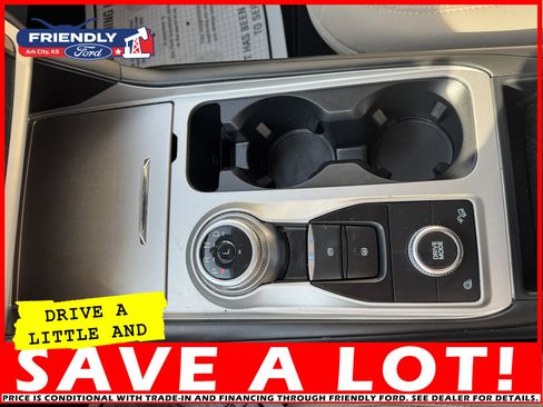 Used 2022 Ford Explorer XLT image 27