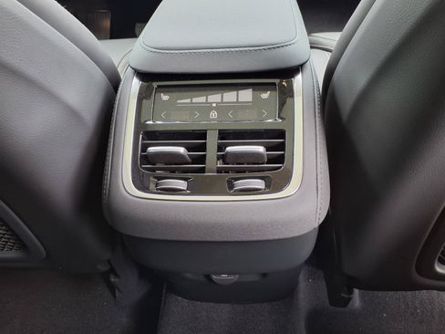 New 2026 Volvo XC90 B6 Ultra w/ Protection Package Premier AWD/4WD image 15