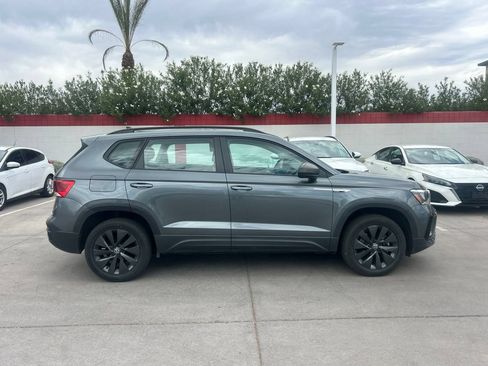 Used 2022 Volkswagen Taos S FWD image 3