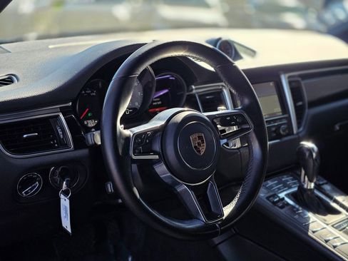 Used 2016 Porsche Macan S image 15