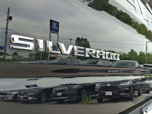 Used 2019 Chevrolet Silverado 1500 LTZ w/ LTZ Premium Package AWD/4WD image 30