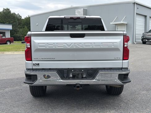 Used 2020 Chevrolet Silverado 1500 LTZ w/ LTZ Premium Package AWD/4WD image 11