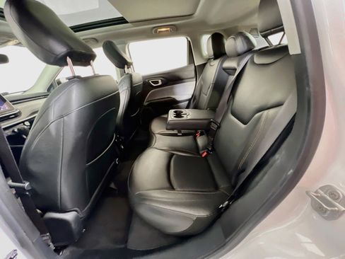 Used 2022 Jeep Compass Latitude w/ Sun and Sound Group image 24