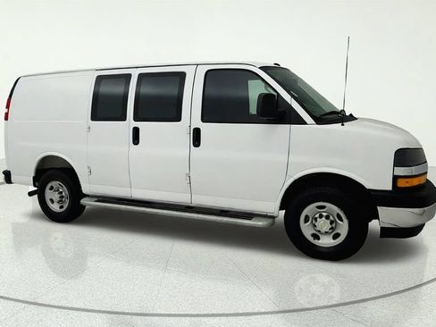 Used 2025 Chevrolet Express 2500 w/ Driver Convenience Package RWD image 8