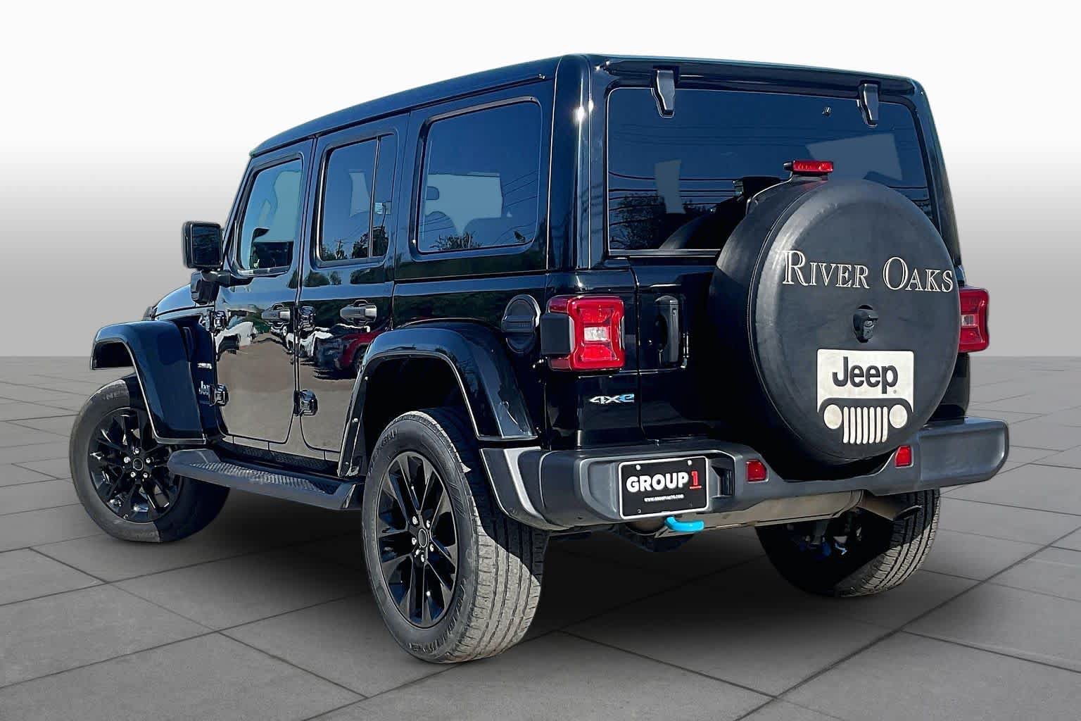 Used 2024 Jeep Wrangler Unlimited Sahara AWD/4WD image 11