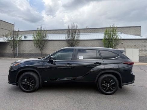 New 2026 Toyota Highlander XLE AWD/4WD image 1