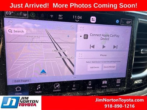 Used 2021 Chrysler Pacifica Limited w/ Premium & Safety Sphere Group FWD image 10