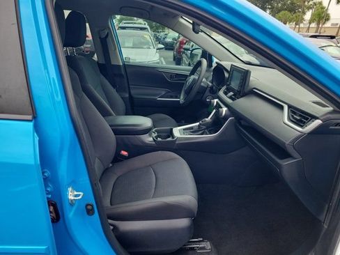 Used 2020 Toyota RAV4 LE w/ Carpet Mat Package FWD image 10