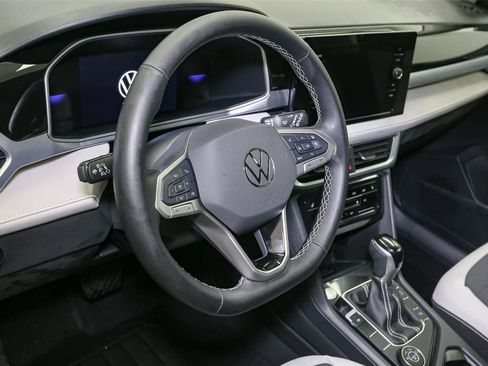 New 2025 Volkswagen Taos SE image 18