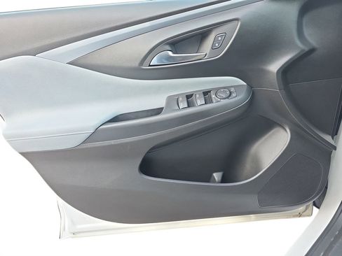 Used 2024 Buick Envista Preferred w/ Advanced Safety Package image 17