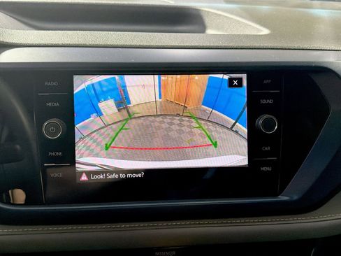 Used 2024 Volkswagen Taos SE image 46