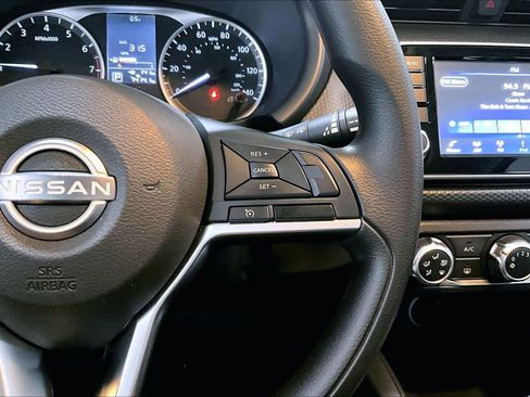 Used 2022 Nissan Kicks S image 23