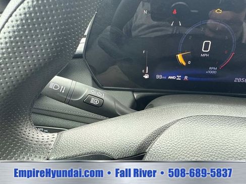 Used 2025 Chevrolet TrailBlazer LT AWD/4WD image 31