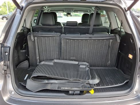 Used 2019 Toyota Highlander Plus AWD/4WD image 31