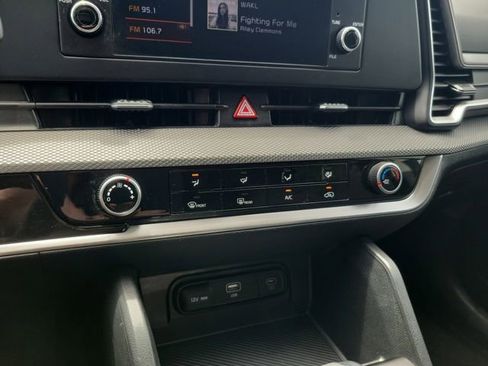 Certified 2025 Kia Sportage LX FWD image 18