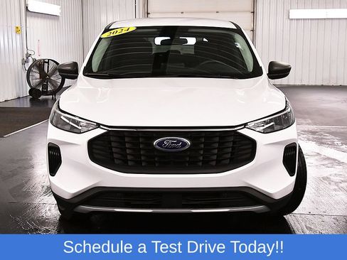 Used 2024 Ford Escape Active AWD/4WD image 2