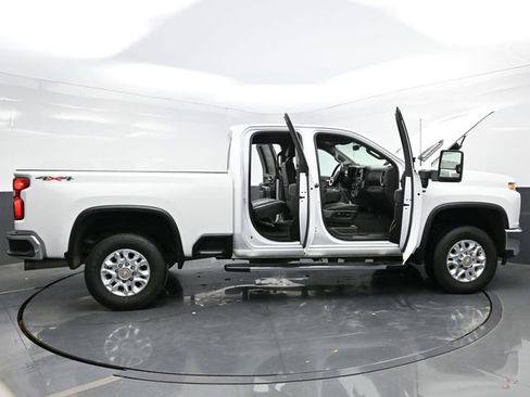 Used 2022 Chevrolet Silverado 2500 LTZ w/ Safety Package image 38