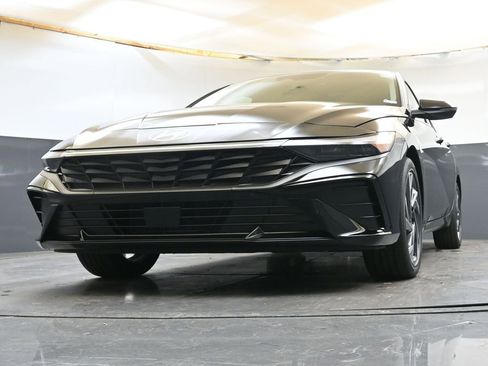 New 2026 Hyundai Elantra Limited FWD image 29
