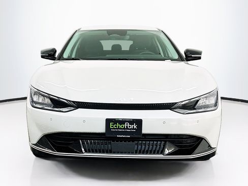 Used 2024 Kia EV6 Wind image 2