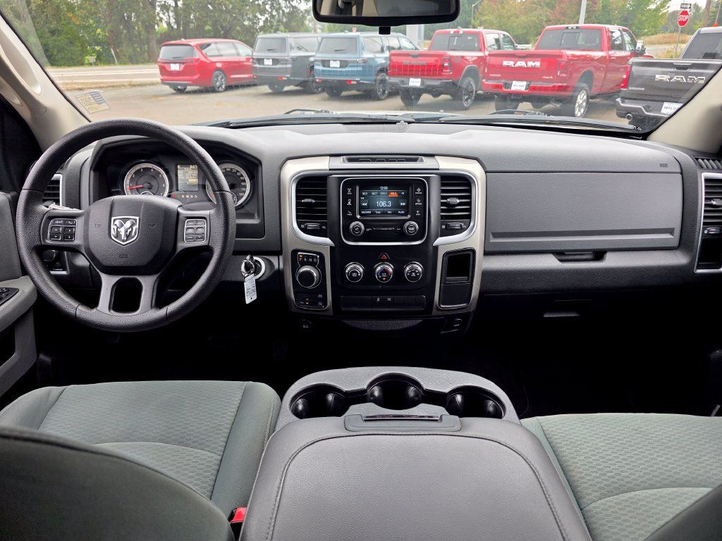 Used 2016 RAM 1500 Classic SLT AWD/4WD image 5