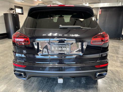 Used 2016 Porsche Cayenne AWD/4WD image 9